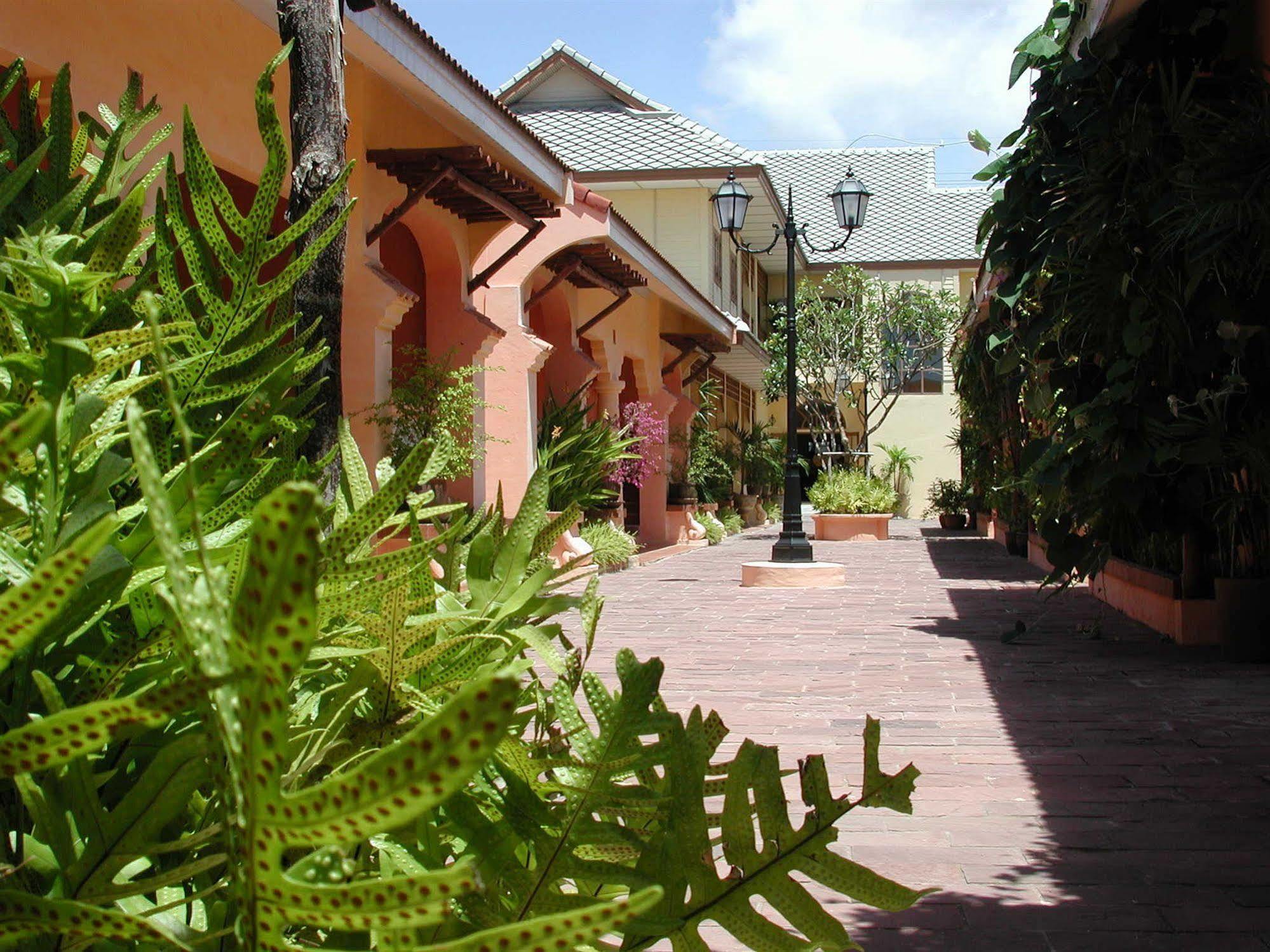 Baan Rajdamnern Hua Hin Otel Dış mekan fotoğraf